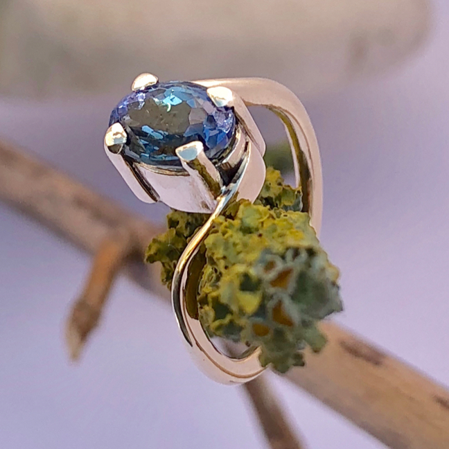 Tanzanite Gold Ring